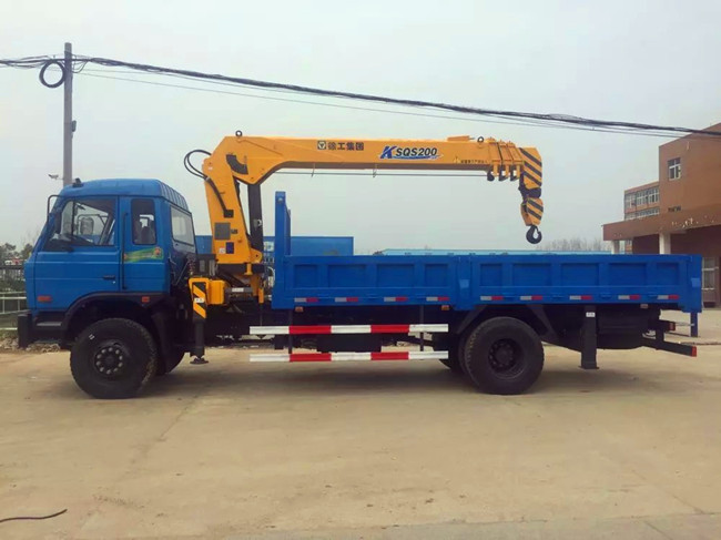 東風(fēng)145隨車吊