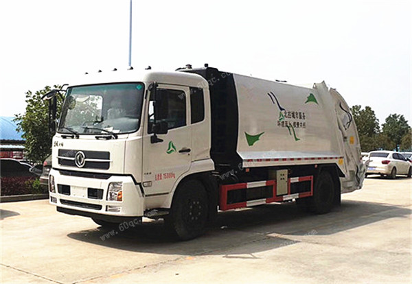 國五東風(fēng)天錦壓縮式垃圾車