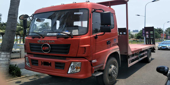 【國(guó)五】楚風(fēng)單橋挖機(jī)平板車(chē)