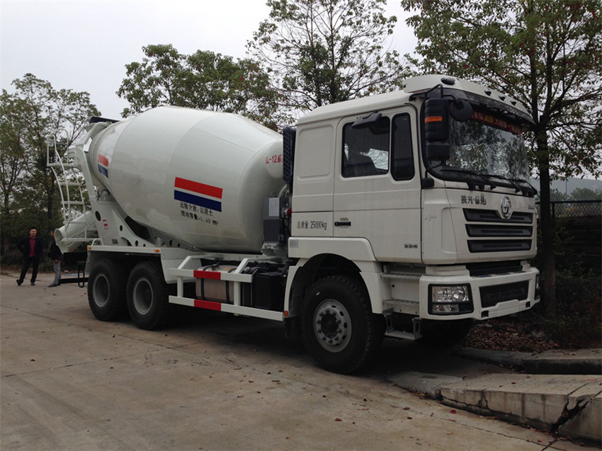 陜汽德龍水泥攪拌車