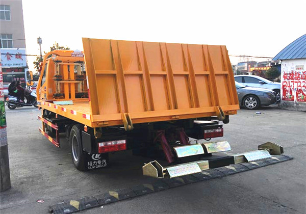 東風(fēng)多利卡藍牌一拖二清障車