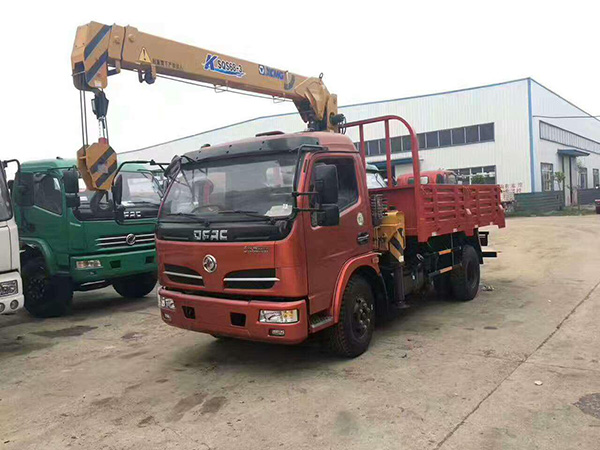 東風3.4米藍牌隨車吊