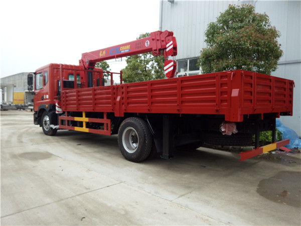 東風多利卡長興5噸隨車吊