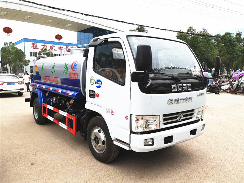 東風多利卡D6的5噸灑水車