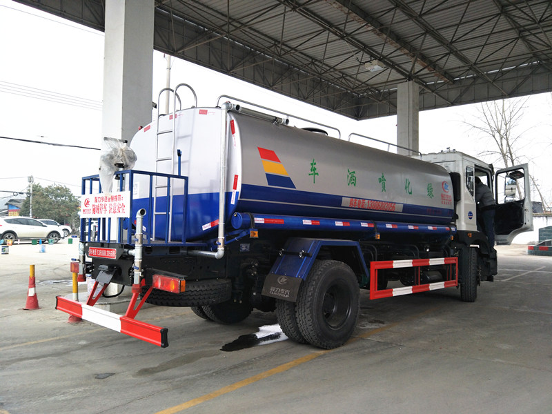 東風(fēng)T5新款灑水車