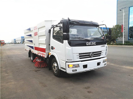 東風多利卡D7掃路車