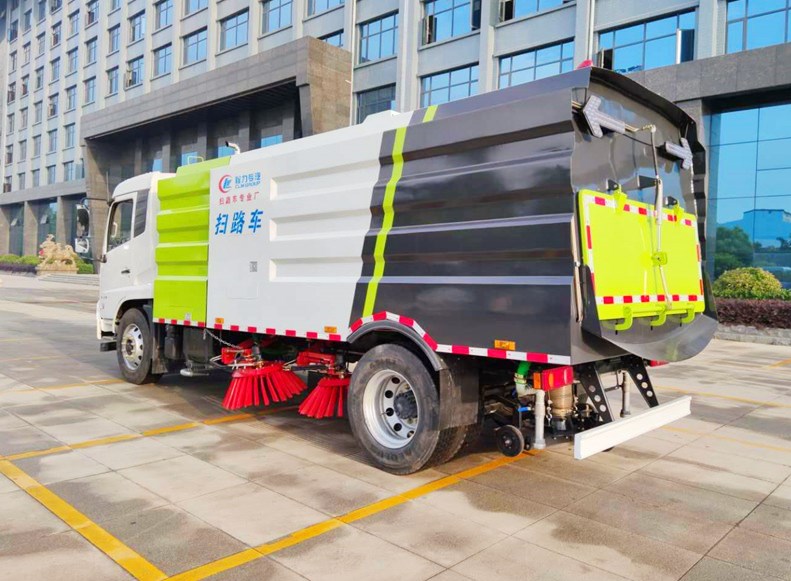 東風(fēng)天錦12方掃路車