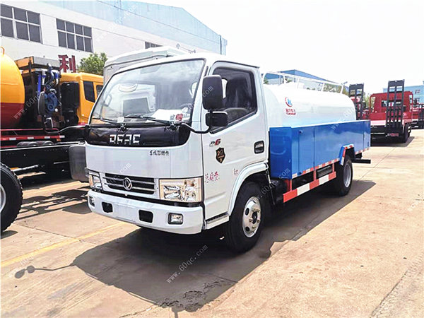 東風(fēng)多利卡5噸高壓清洗車