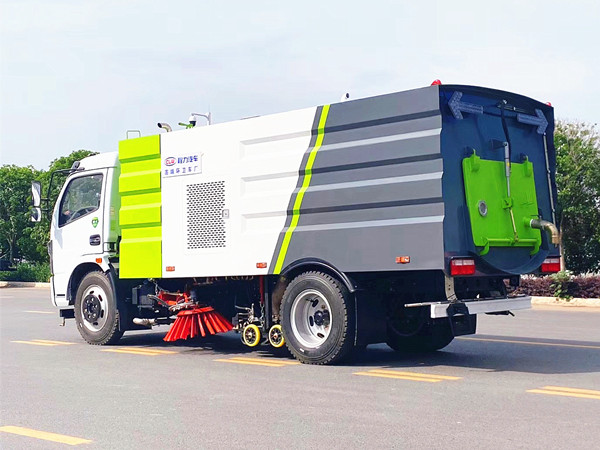 東風福瑞卡8方洗掃車