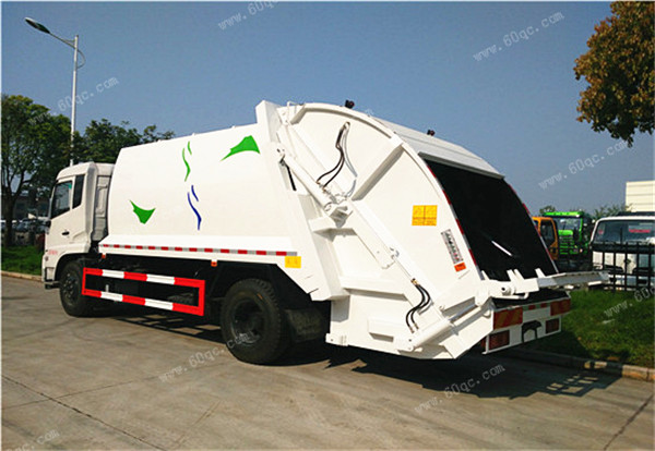 國五東風(fēng)天錦壓縮式垃圾車