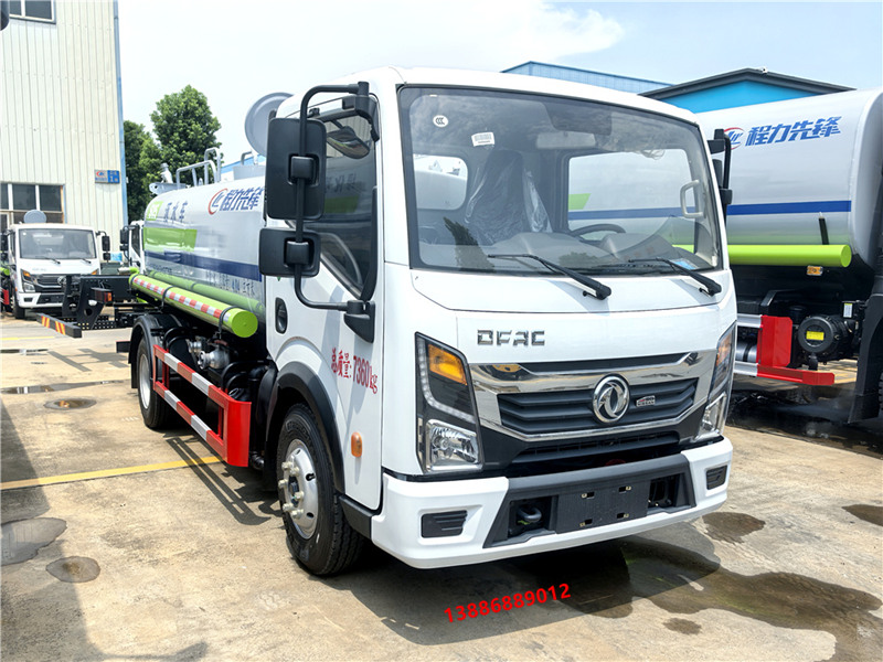 東風多利卡5噸灑水車