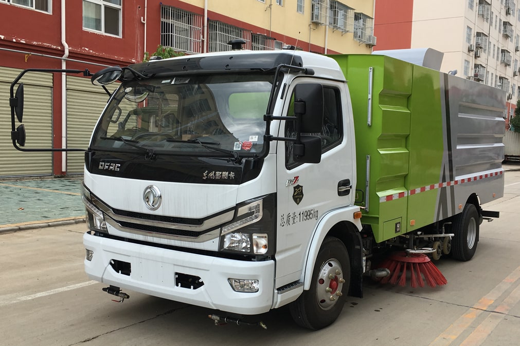 國六東風(fēng)5噸洗掃車配置，東風(fēng)多利卡D7洗掃車預(yù)售價(jià)多少