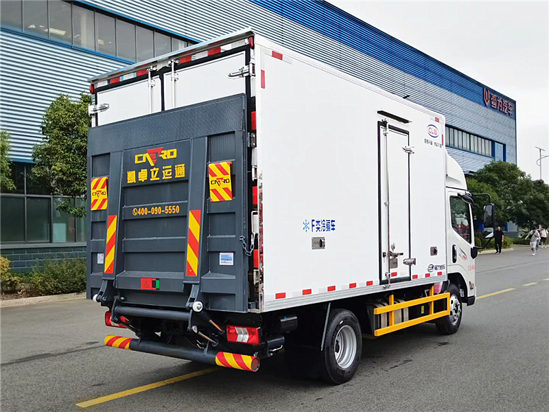 江鈴新凱運寬體冷藏車
