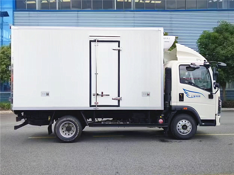 重汽豪沃七星悍將冷藏車