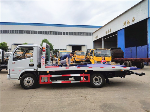 東風(fēng)多利卡藍牌一拖二清障車