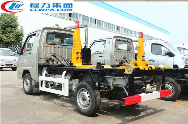 福田馭菱勾臂式垃圾車